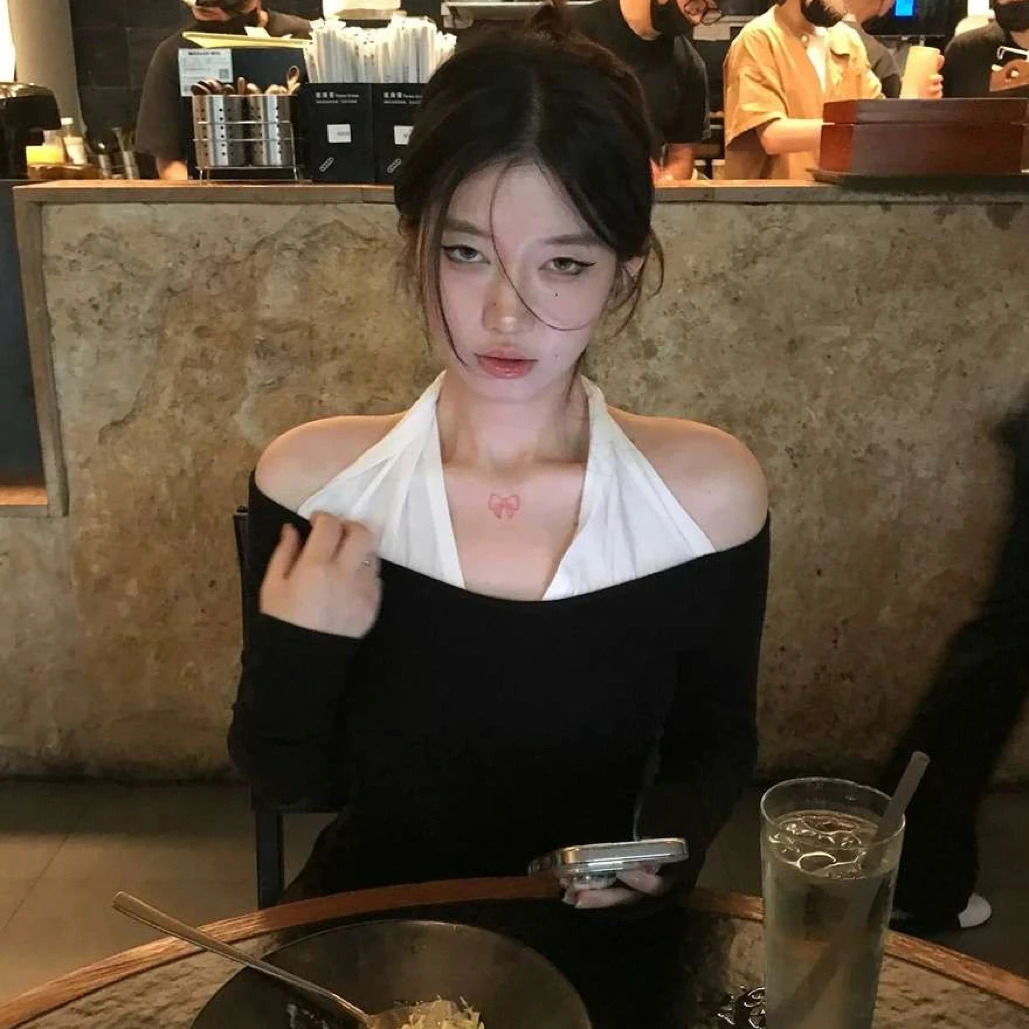 韩系纯欲假两件一字肩挂脖长袖T恤女秋冬修身显瘦打底上衣