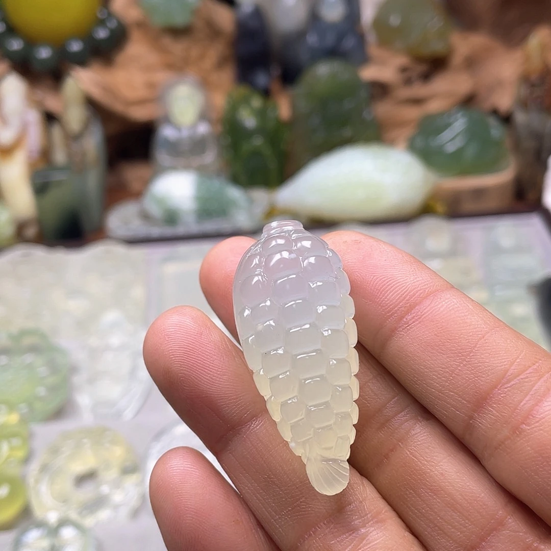 未镶嵌蛇纹石玉珠宝奇石