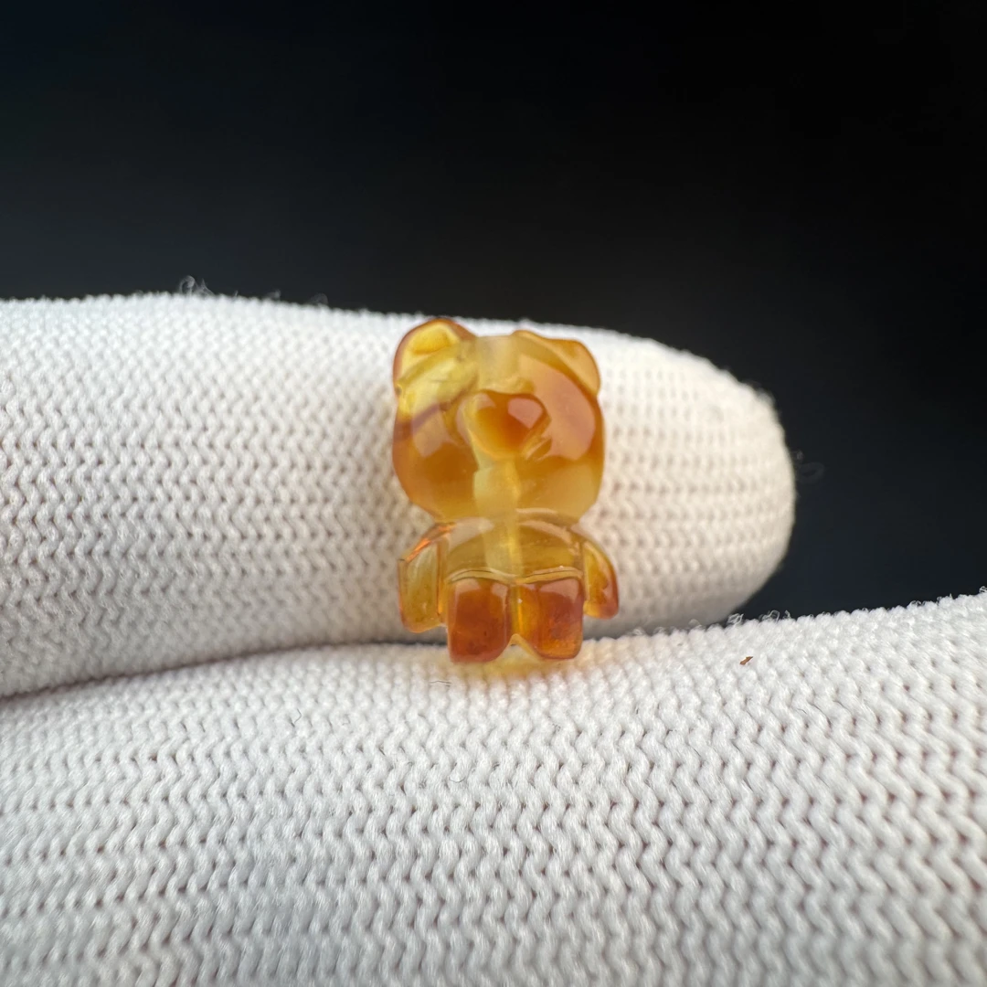 J9306天然原矿蜜蜡 雕刻小熊10*16*6mm支持复检假一罚十