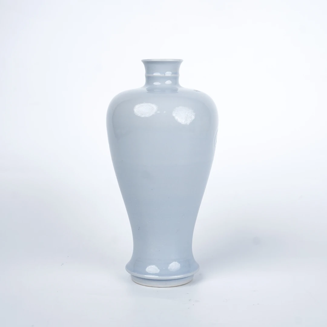 Lot025 蓝釉梅瓶