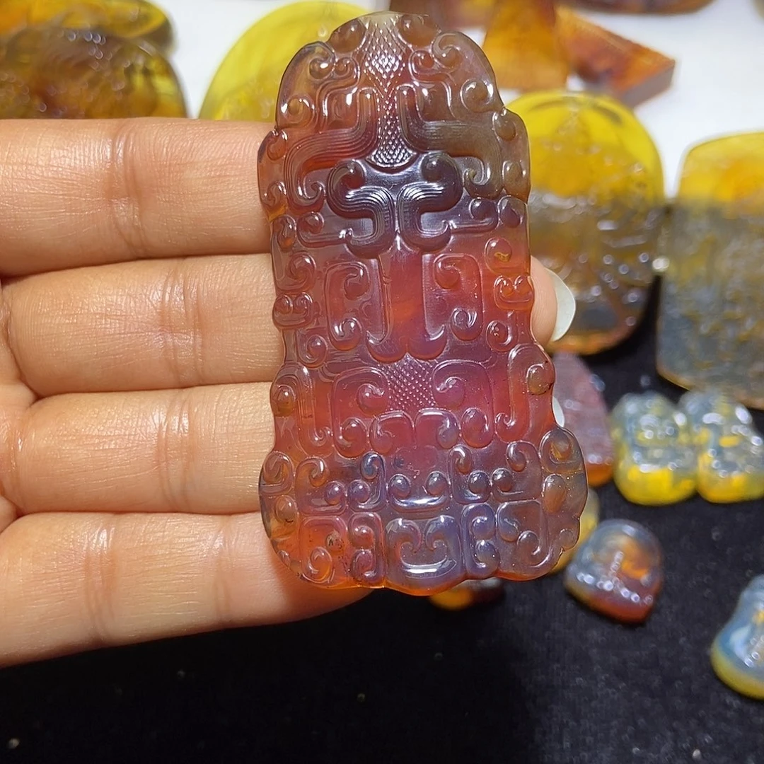 琥珀未镶嵌颈饰缅甸天然琥珀吊坠