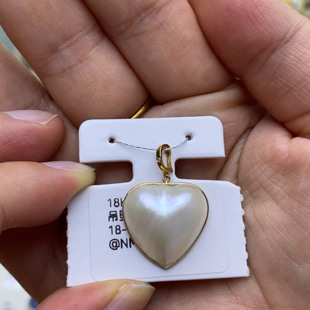 18K金镶嵌拼合珍珠（马贝珠）颈饰