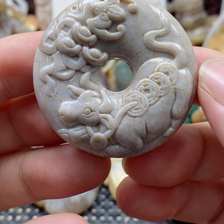 硅化珊瑚（珊瑚玉）颈饰未镶嵌