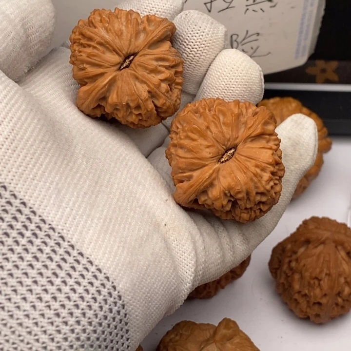 把件文玩核桃球形南疆石40