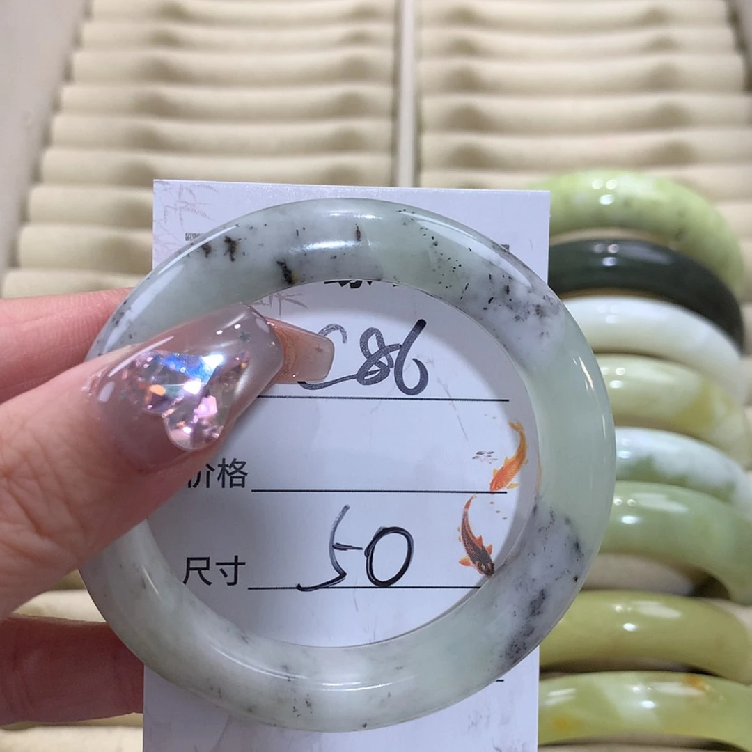 【闪购商品】未镶嵌蛇纹石玉手镯