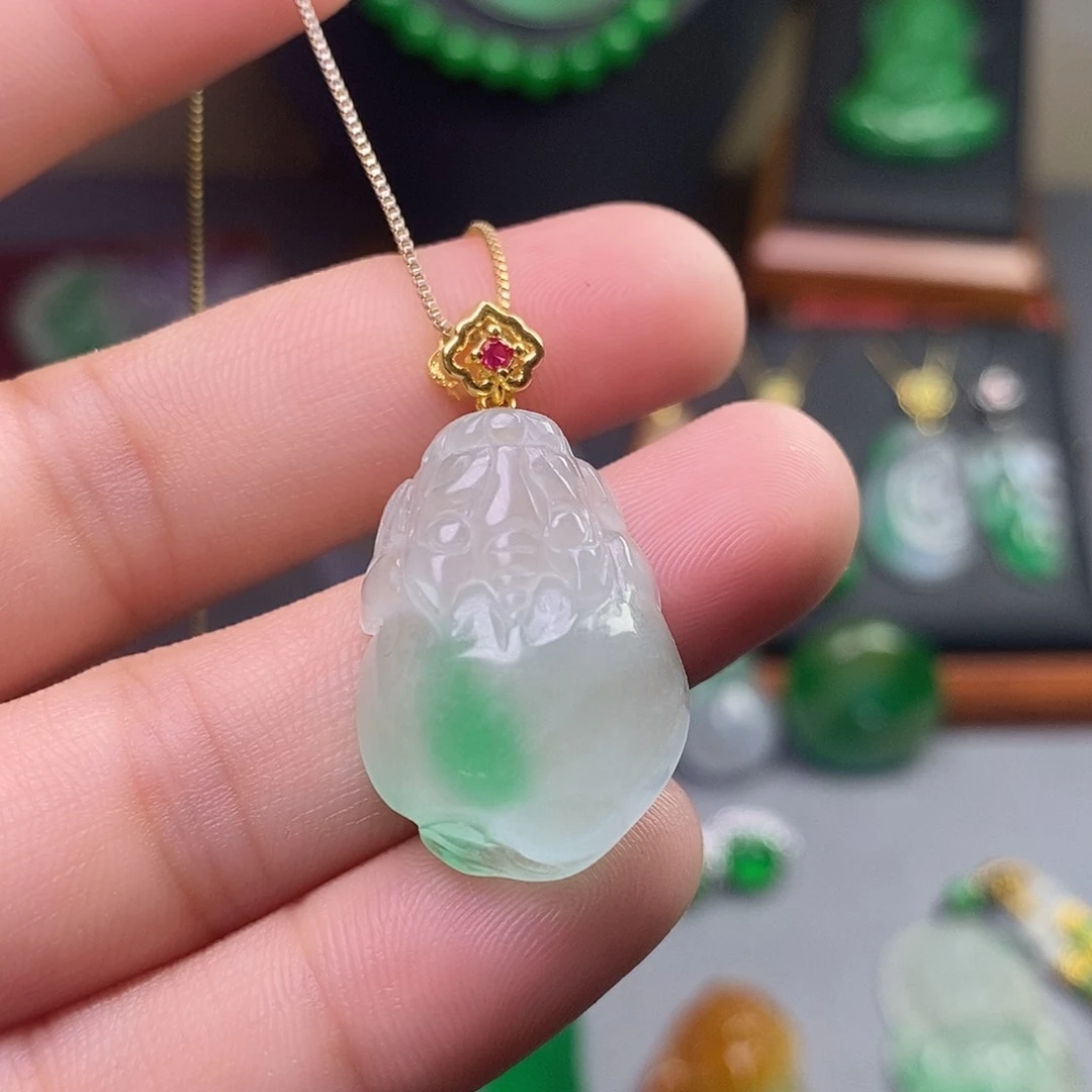 吊坠(赠链)未镶嵌翡翠