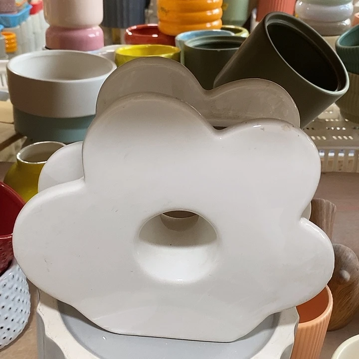 陶盆有孔 瑕疵针孔漏釉介意勿拍外高 16外口9.*2.5