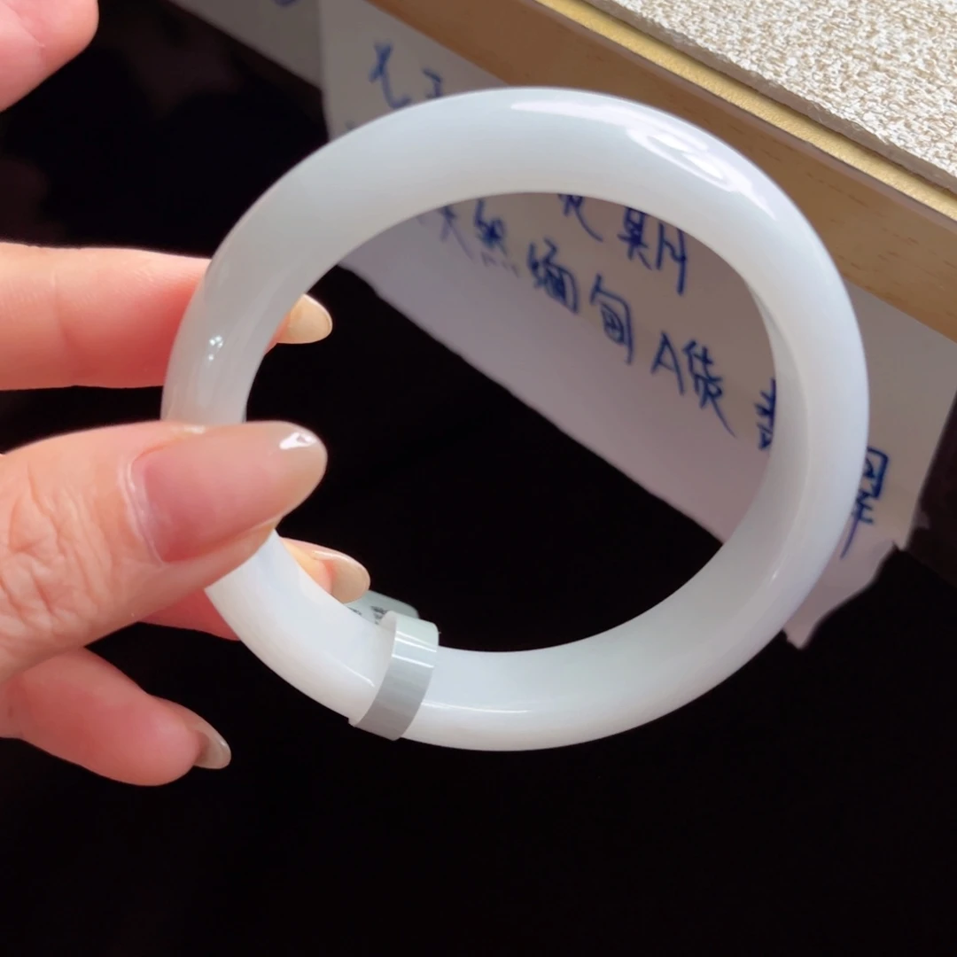 翡翠未镶嵌手镯手镯