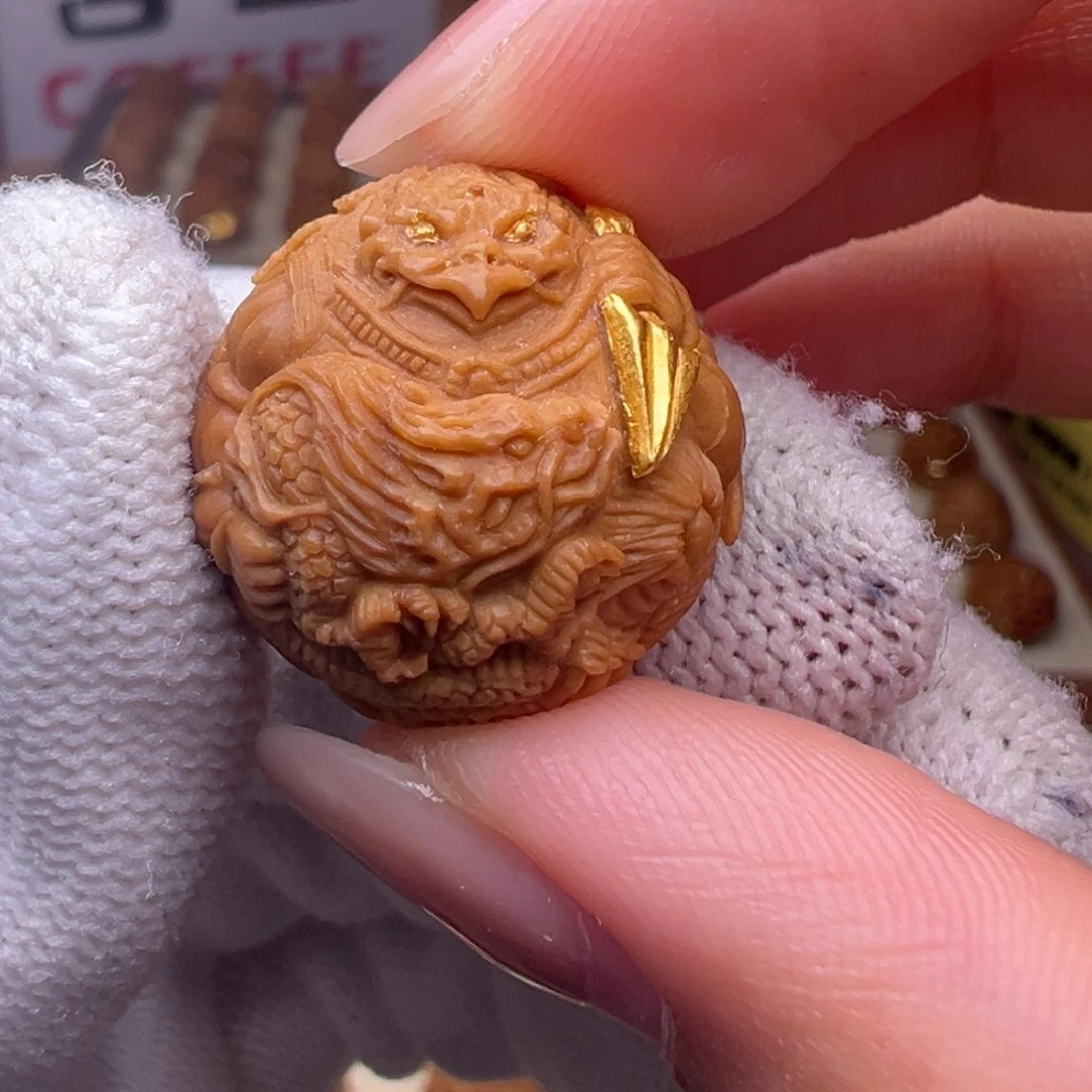 把件猴头核桃精修镶嵌金大鹏鸟全品有正常封口线
