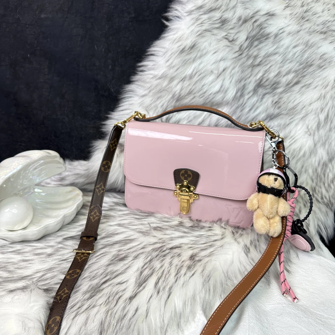 95新 LouisVuitton/路易威登 樱花粉邮差手提斜挎包