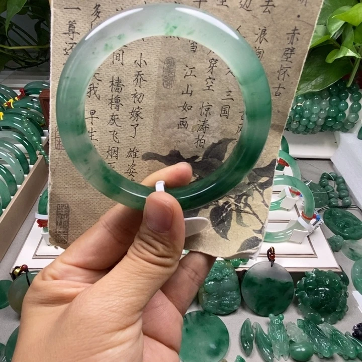 石英质玉未镶嵌手镯
