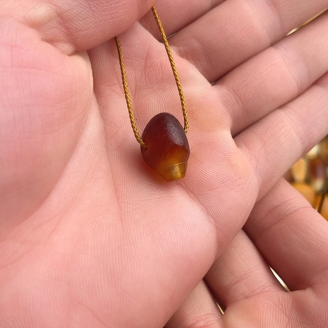 蜜蜡未镶嵌珠宝奇石