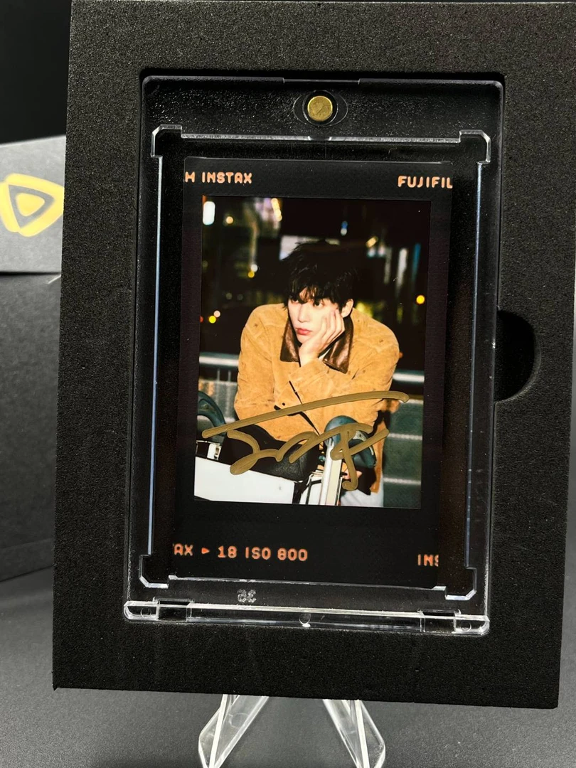 思考者【王安宇】三寸正品签名拍立得照片黑胶