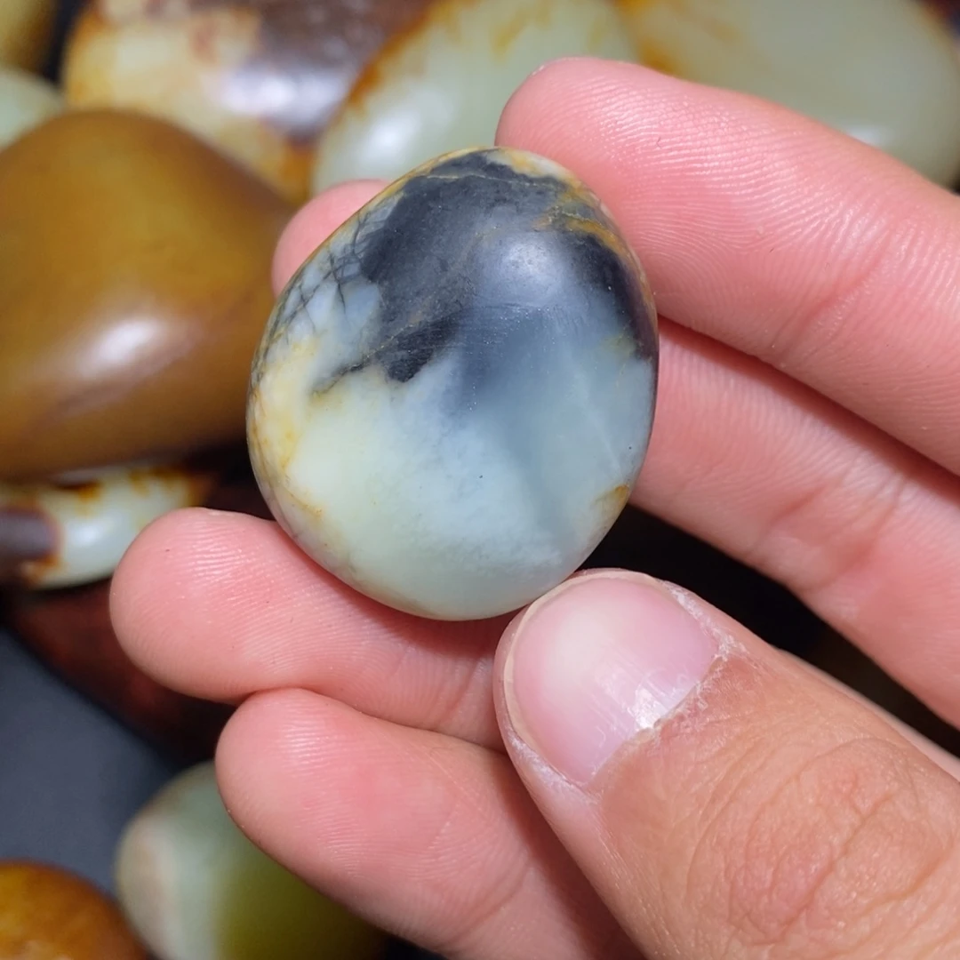 和田玉未镶嵌珠宝奇石