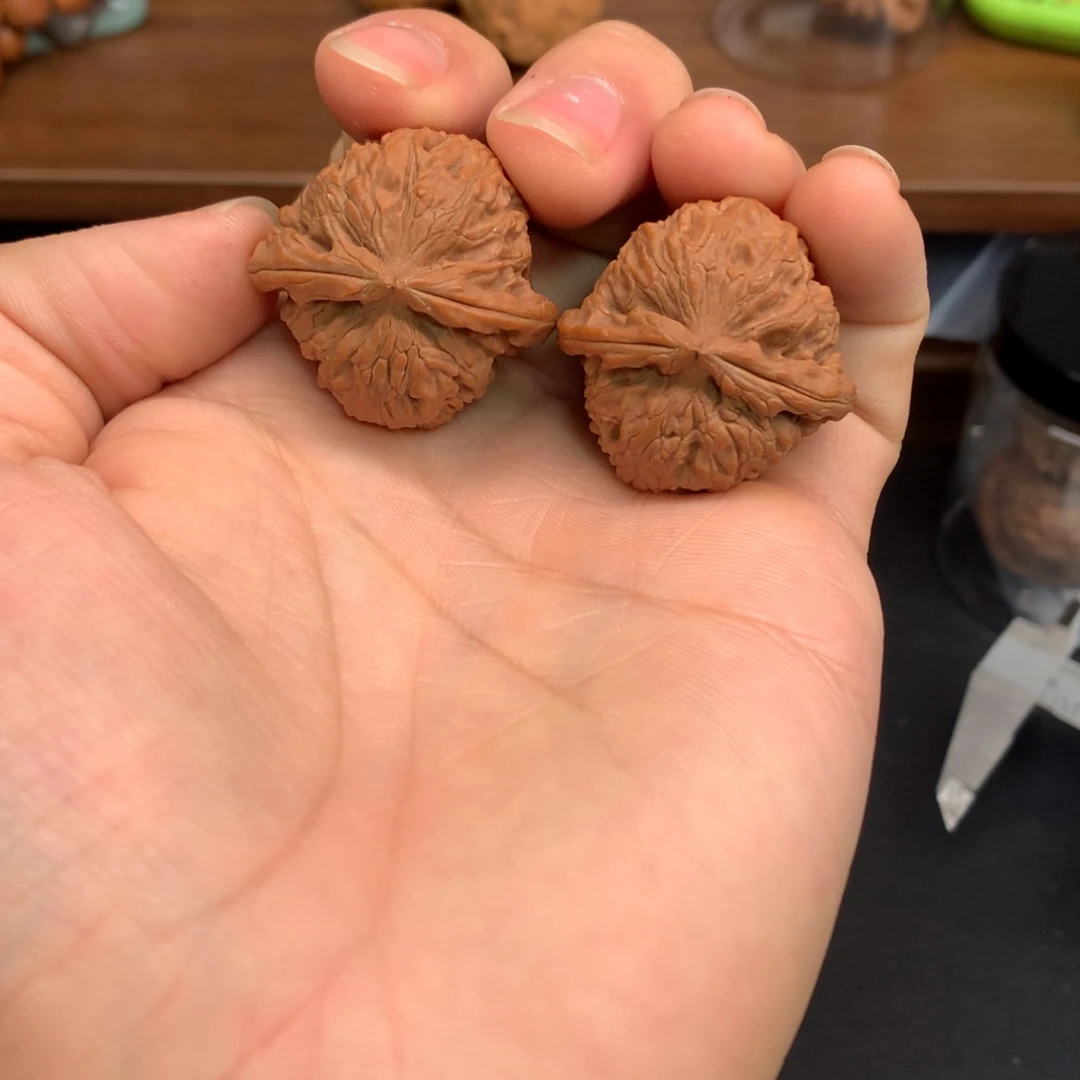 文玩核桃手串33白狮子