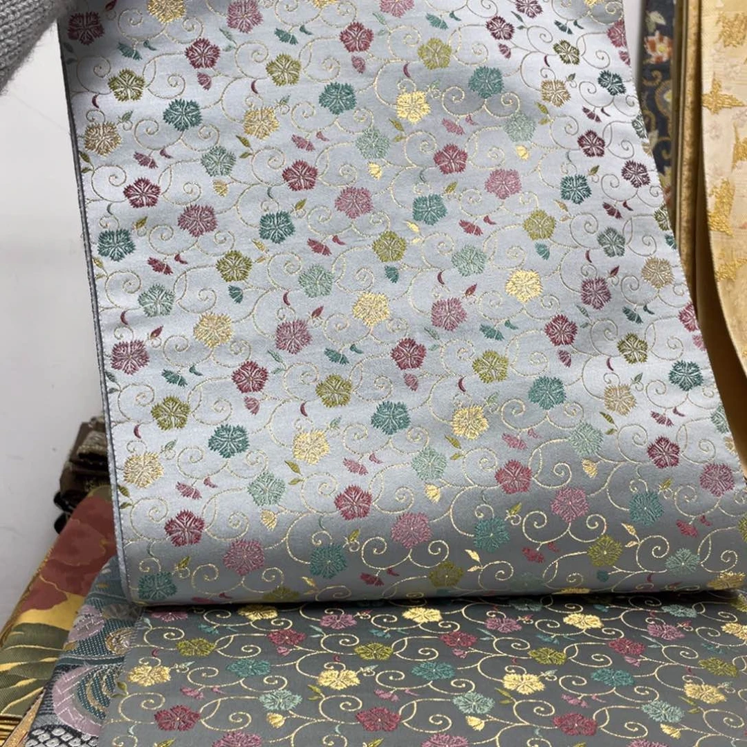 织绣织锦缎，织锦缎