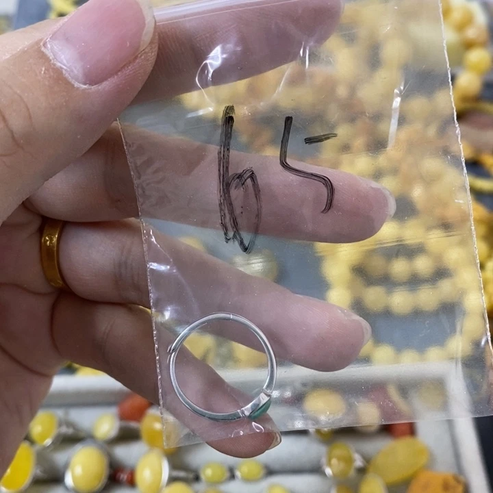 银S925镶嵌蜜蜡裸石戒指