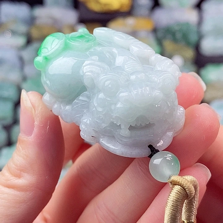 颈饰未镶嵌翡翠天然