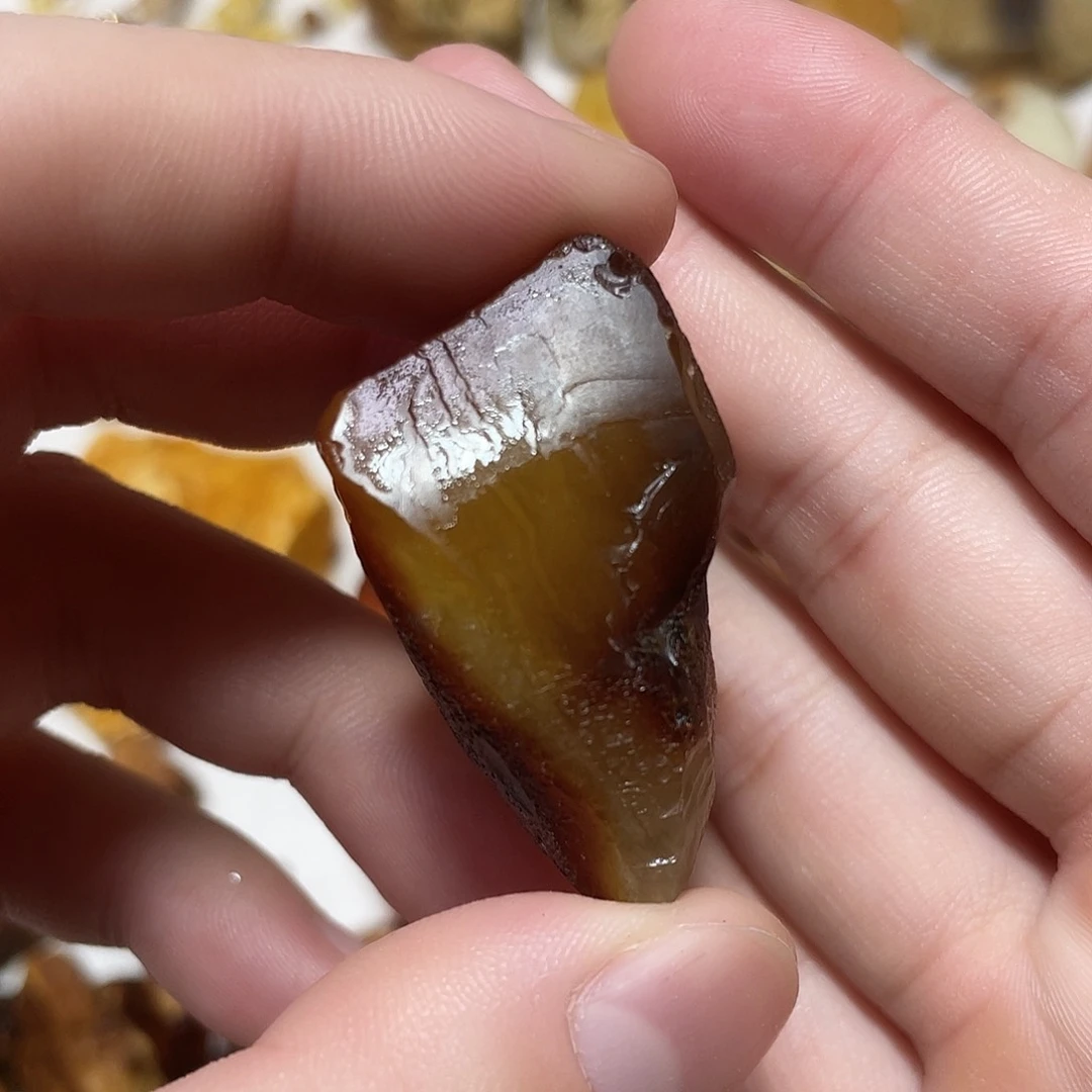 定制琥珀未镶嵌小*主原矿蜜蜡
