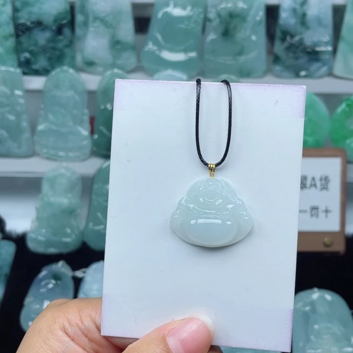 颈饰18K金镶嵌翡翠