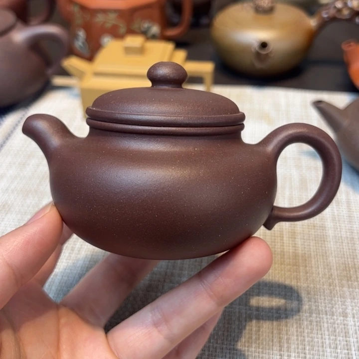 茶壶紫砂容量150毫升，紫泥，仿古