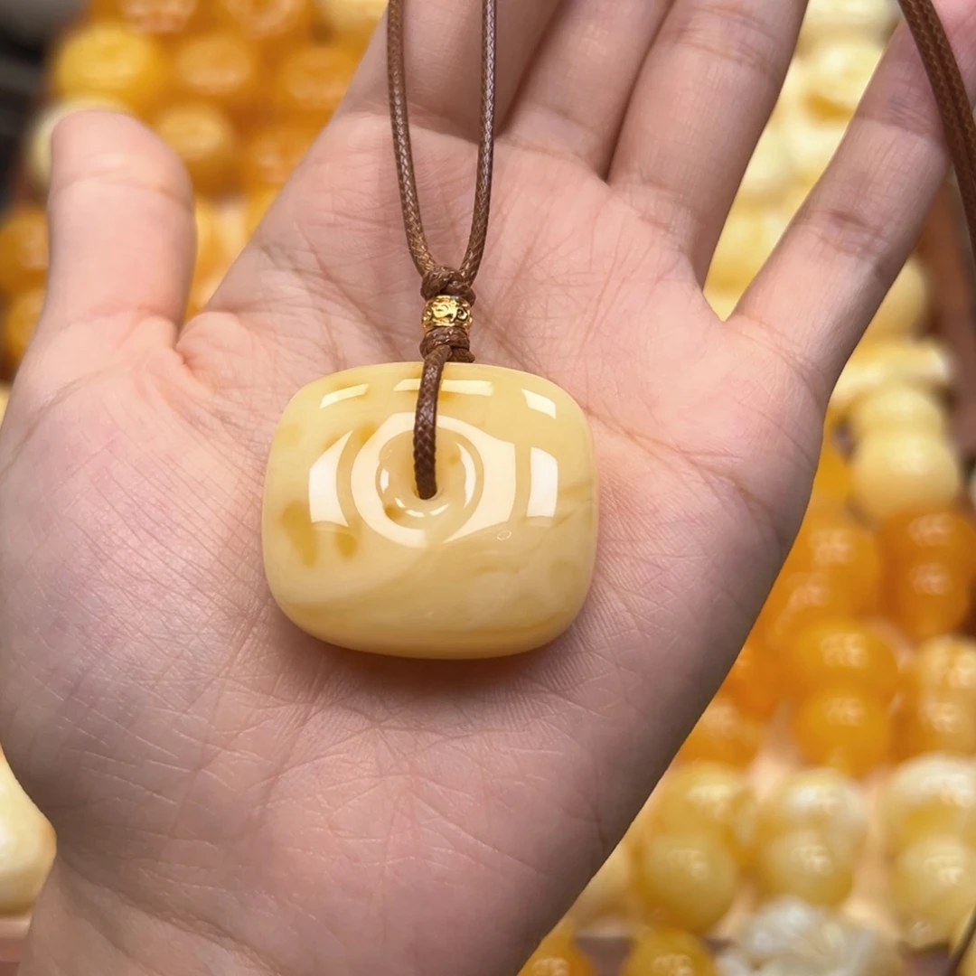 木***林琥珀未镶嵌颈饰蜜蜡