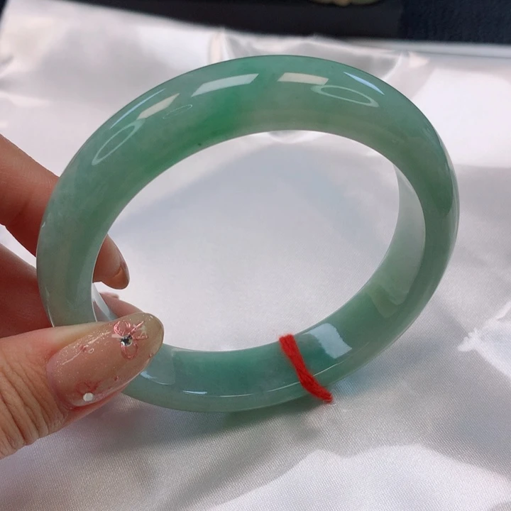 翡翠手镯未镶嵌60+圈