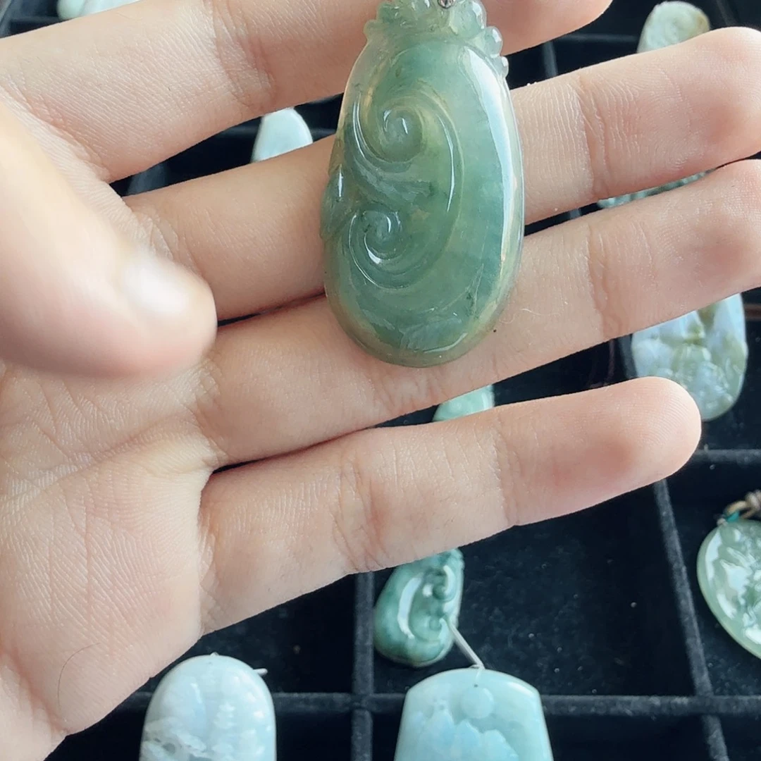 翡翠未镶嵌颈饰翡翠