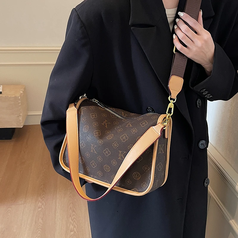 大容量腋下包包女新款时尚通勤小方包高级感复古宽肩带单肩斜挎包