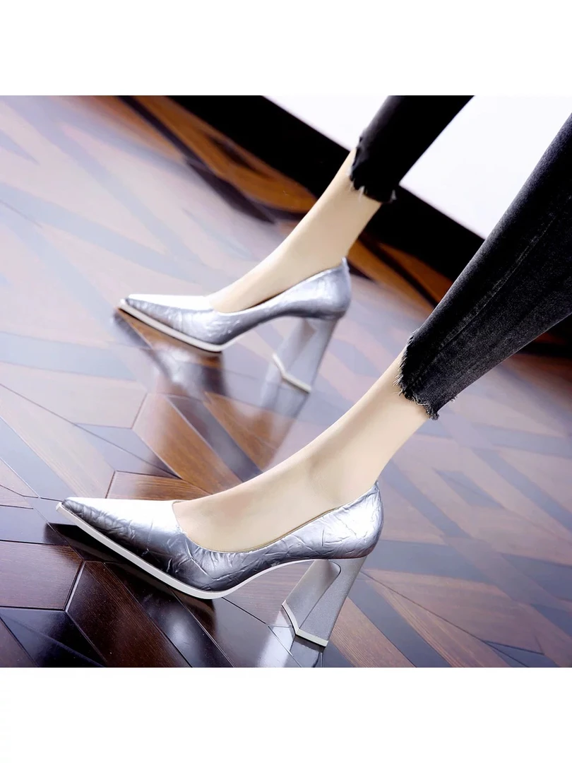 新款简约气质银色尖头高跟鞋通勤OL职业浅口粗跟单鞋