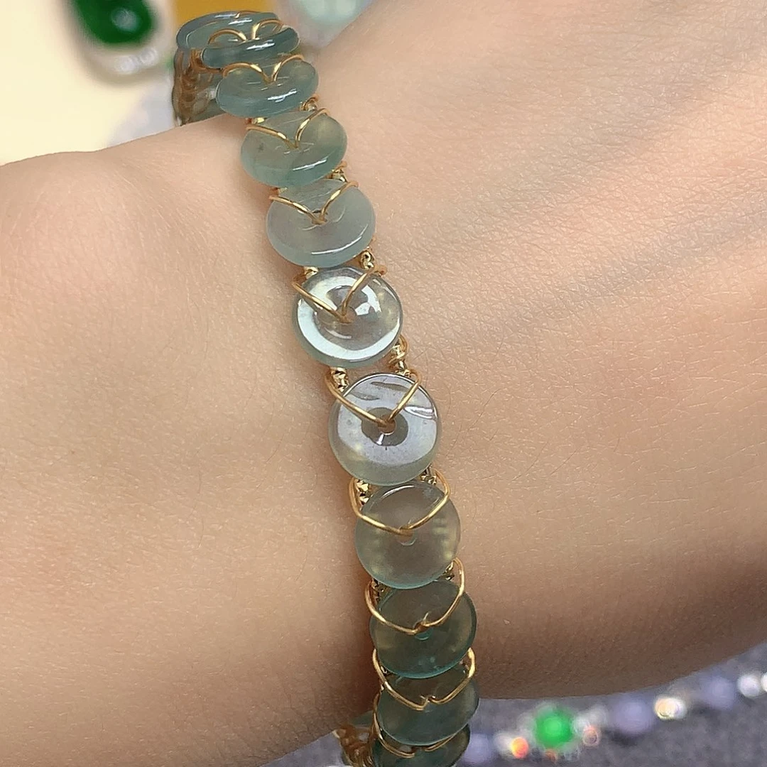 翡翠手镯未镶嵌2、