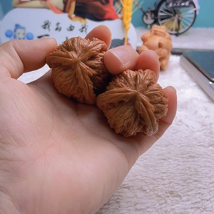 把件文玩核桃先*生三棱
