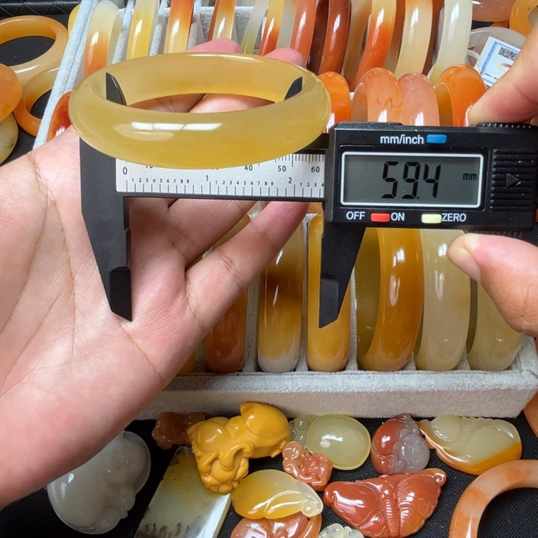 石英质玉（黄龙玉）未镶嵌手镯