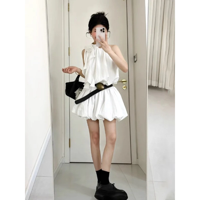 纯欲风辣妹无袖挂脖连衣裙女2025夏季新款花朵飘带收腰短裙设计感