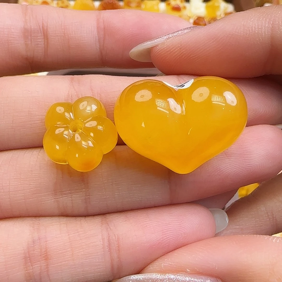 琥珀未镶嵌珠宝奇石九*?蜜蜡