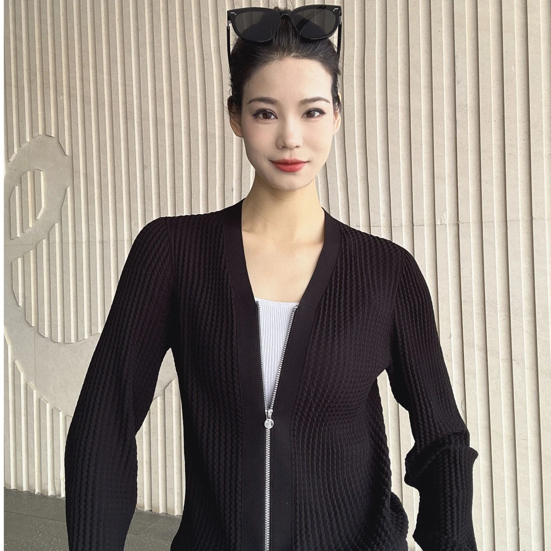 阿玛施AMASS  新款百搭时尚气质简约长袖针织黑色收腰针织548026