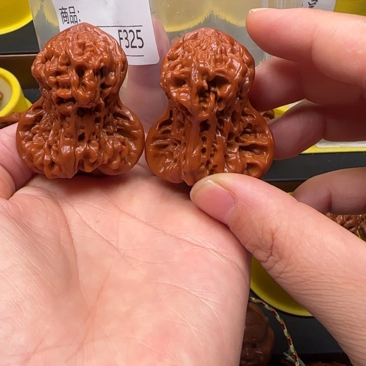 文玩核桃吊坠鸳鸯