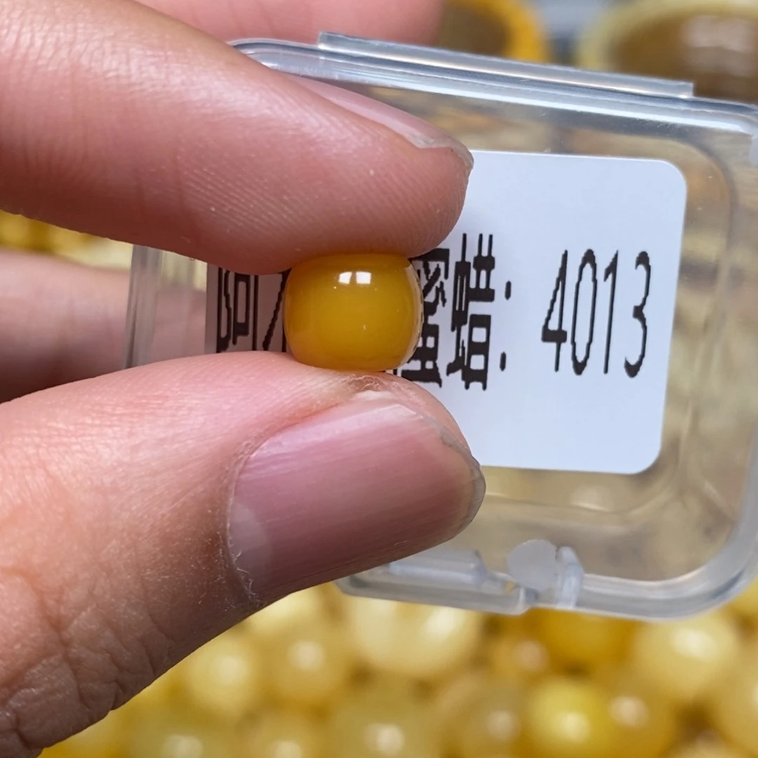 蜜蜡未镶嵌珠宝奇石4015