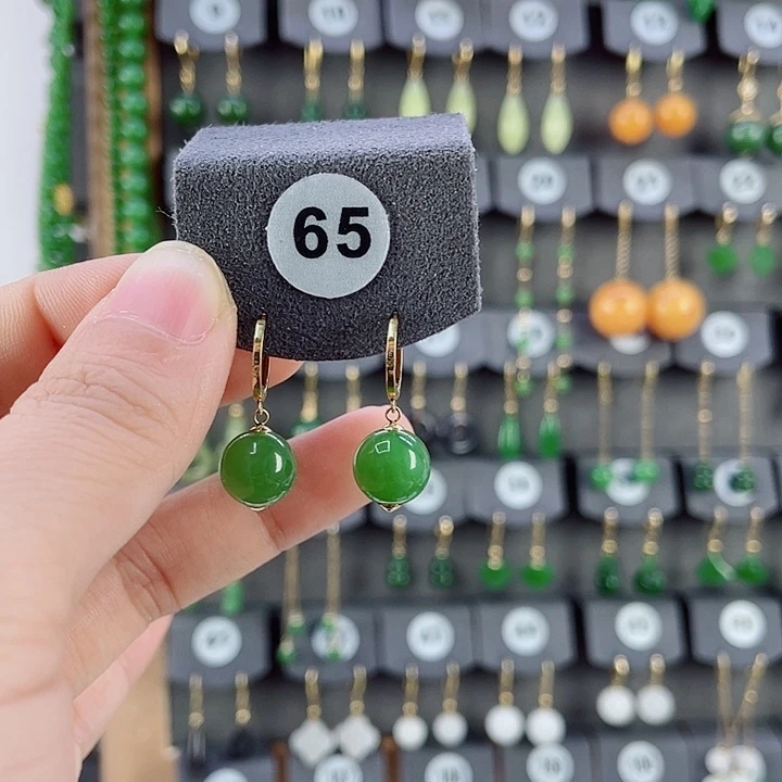 18K金镶嵌和田玉耳饰