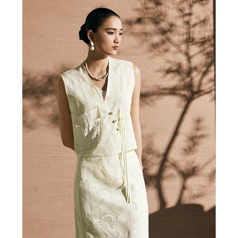 莱芙·艾迪儿财阀千金清冷感贵系衣服气质西装马甲女夏1V2J13091