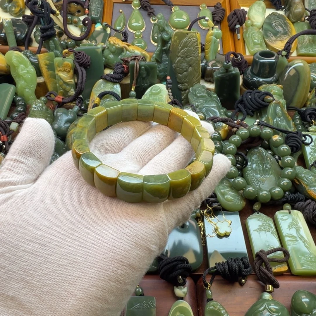 顺***1岫岩河磨玉（透闪石质玉）未镶嵌手链