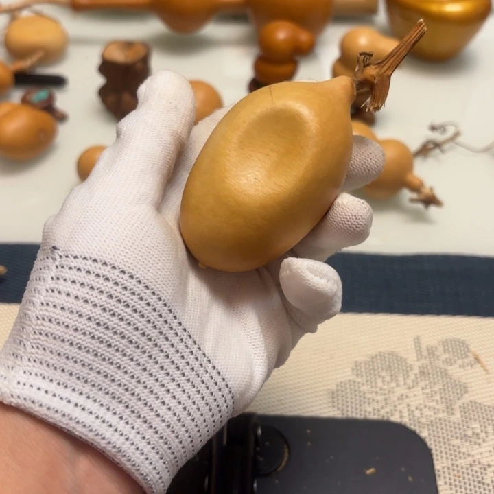 雷***暴天然手捻老皮葫芦