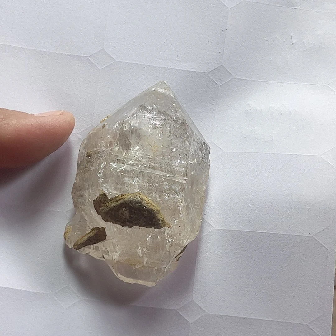 水晶天然水晶原石未镶嵌马*嘟