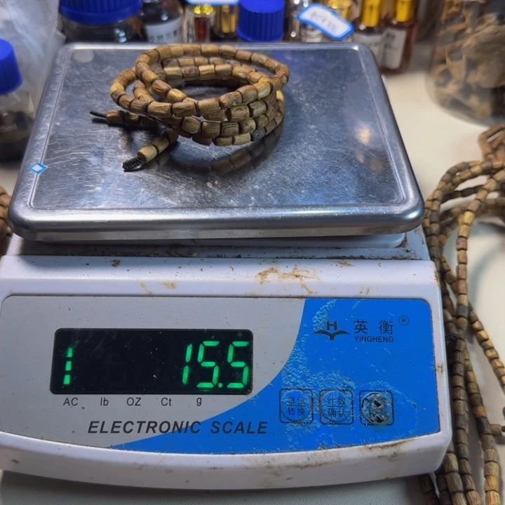 沉香碎屑沉香东*吹乌身圆叶随型多圈