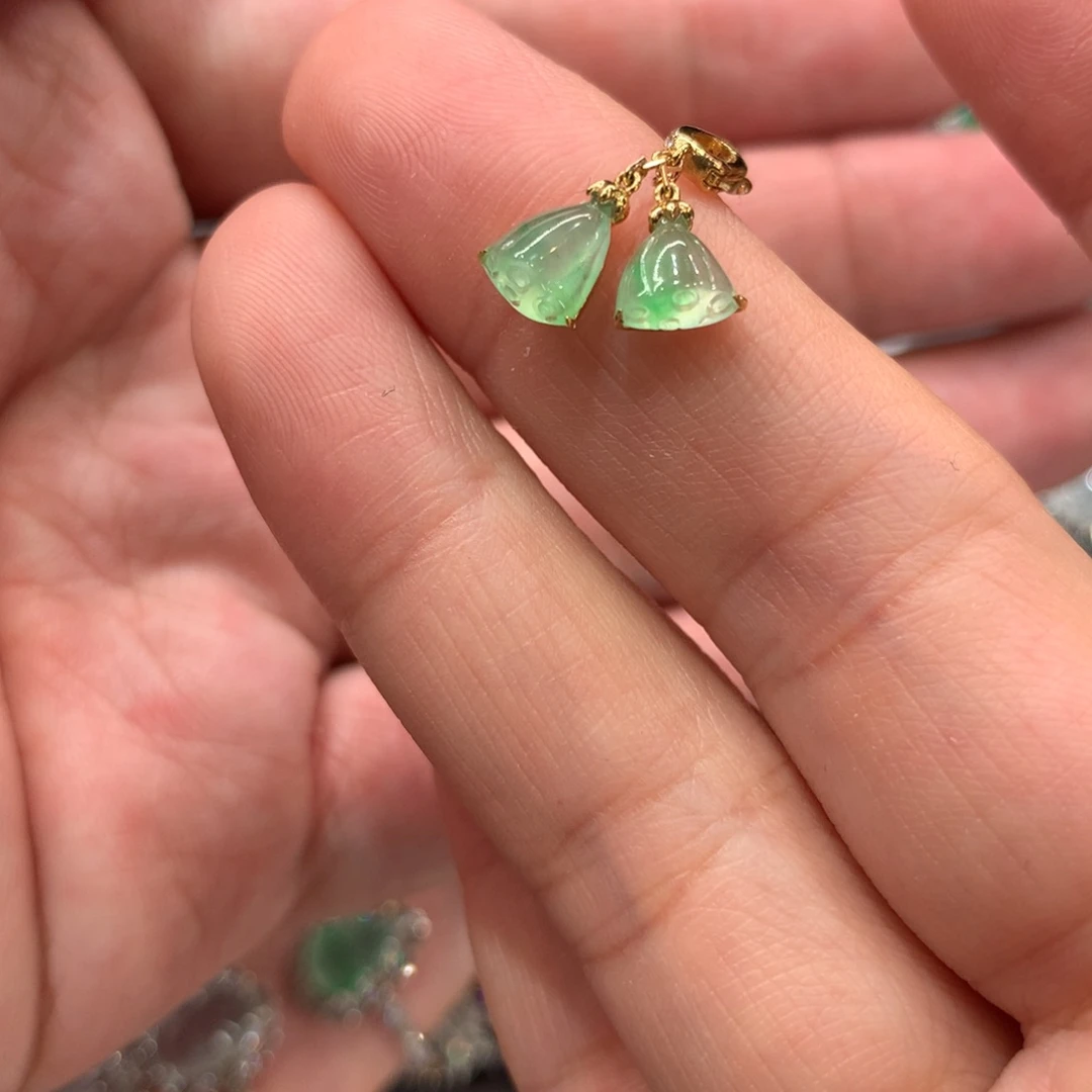 翡翠颈饰18K金镶嵌吊坠