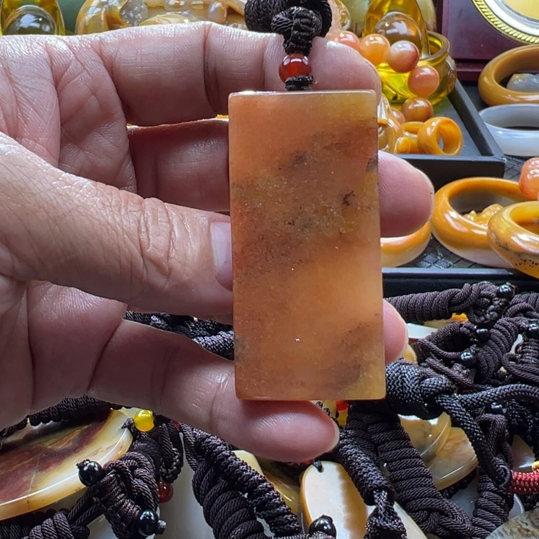 石英质玉未镶嵌颈饰