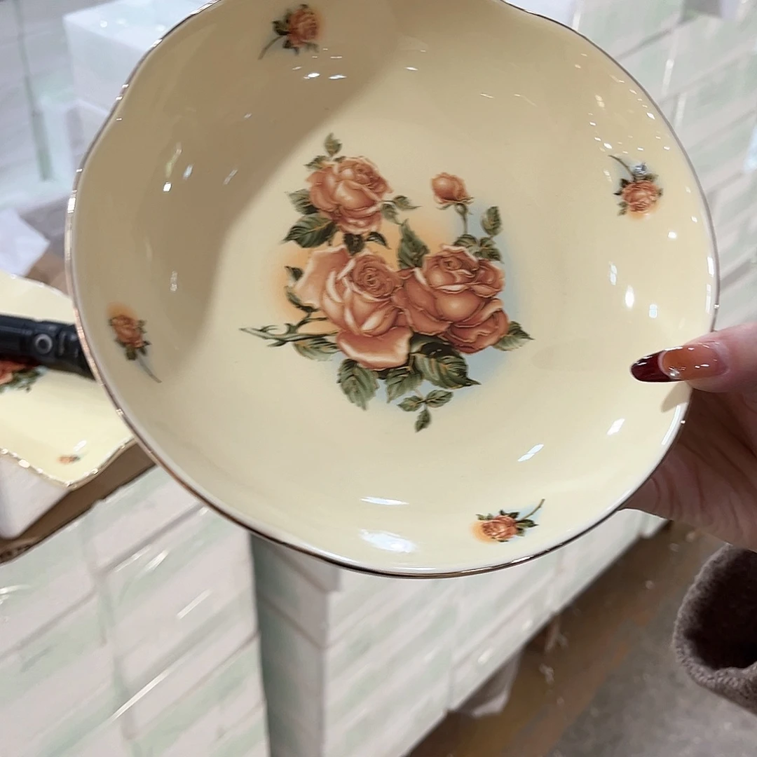 高端陶瓷餐具……2个8寸