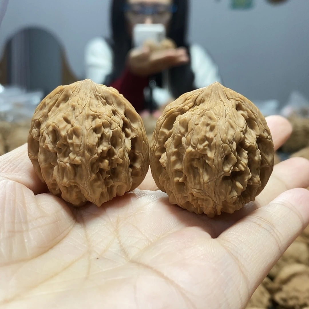 文玩核桃吊坠红雀35