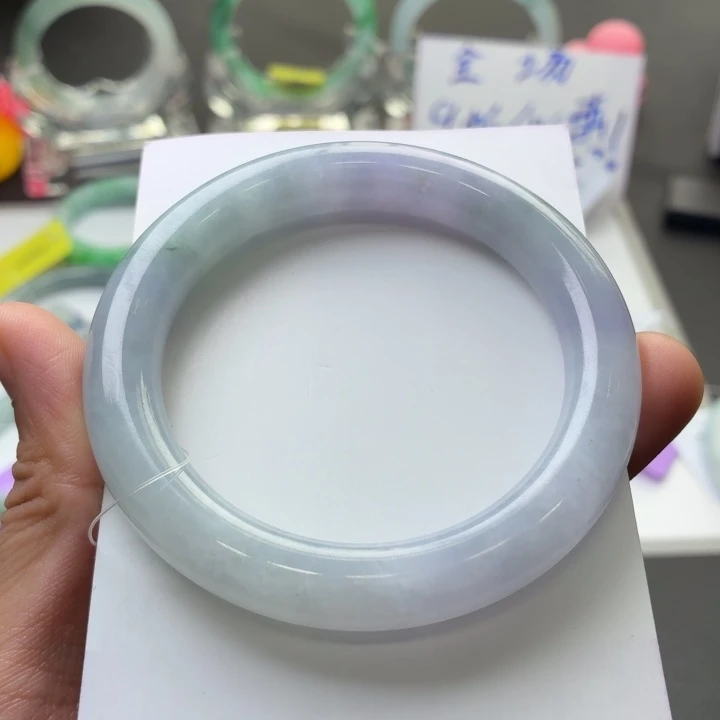 翡翠手镯未镶嵌翡翠手镯