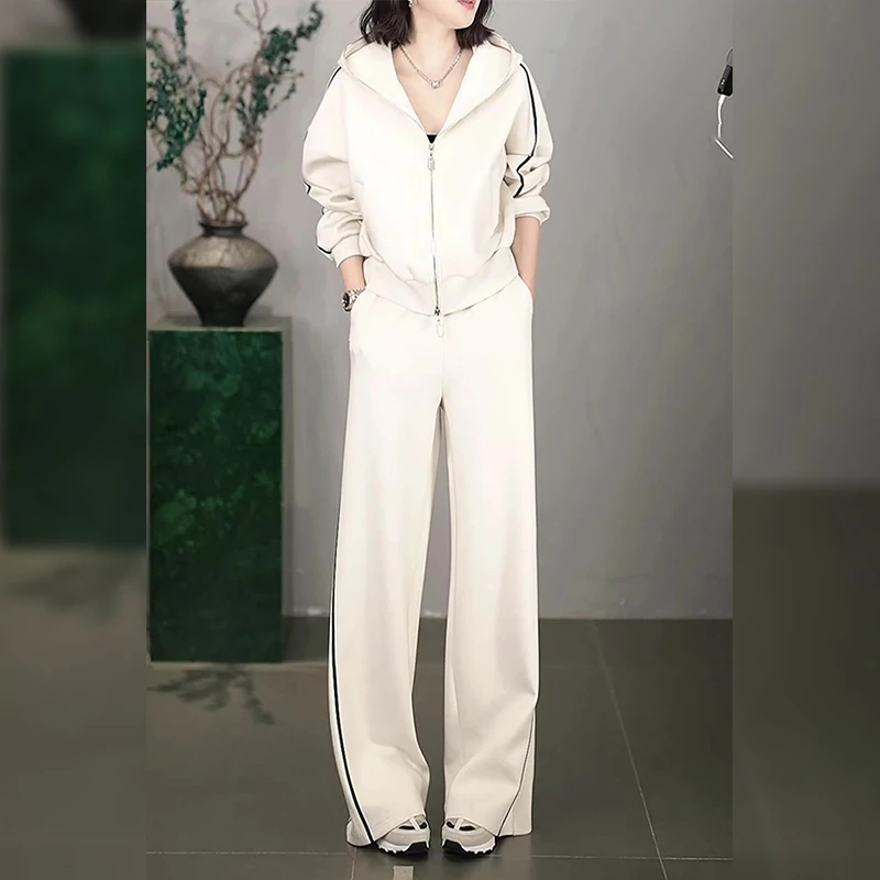 米杏色时尚套装女2025秋季新款莱赛尔休闲运动风卫衣阔腿裤两件套